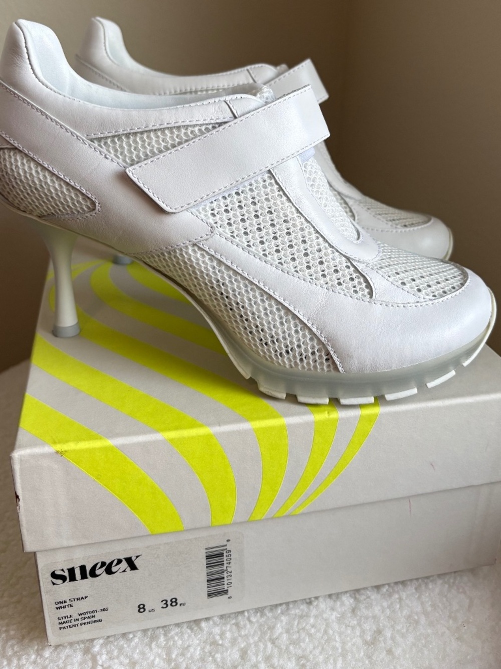 Sneex The Tepper Hy-Heel (White) shoes - US size 8